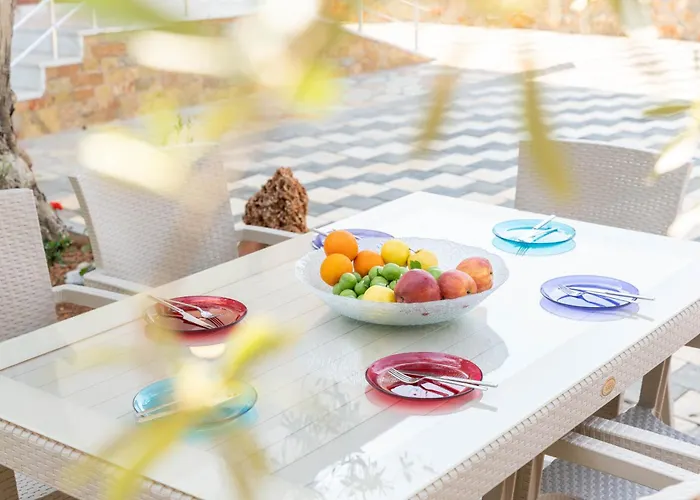 Villa Türkoğlu Akyaka Kuyucak Daily Weekly